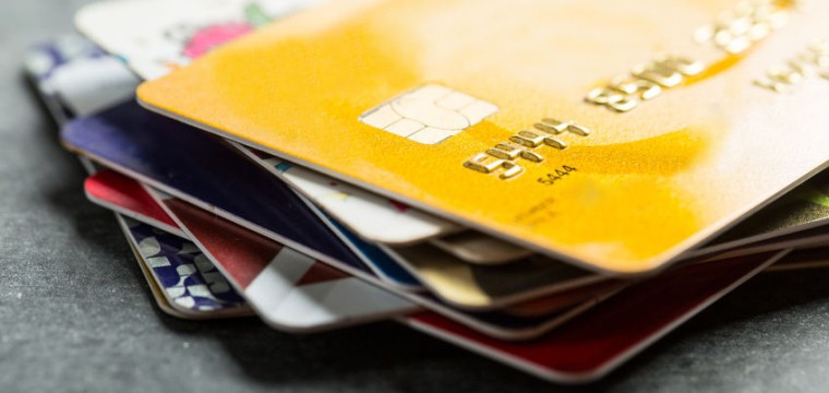 9 kostenlose Kreditkarten mit Cashbacks, Gutscheinen und gratis Reisen.